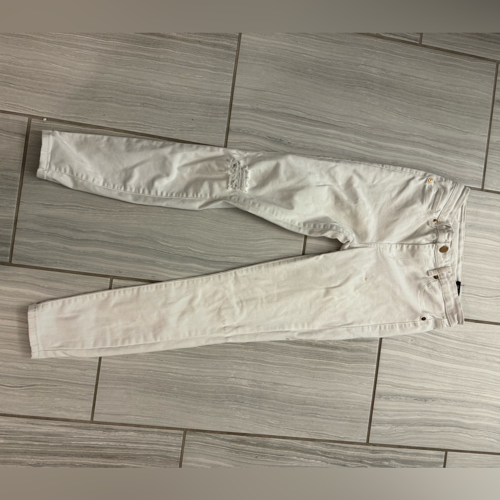 Size 28 Blank NYC White Jeans - small stain on front of jeans